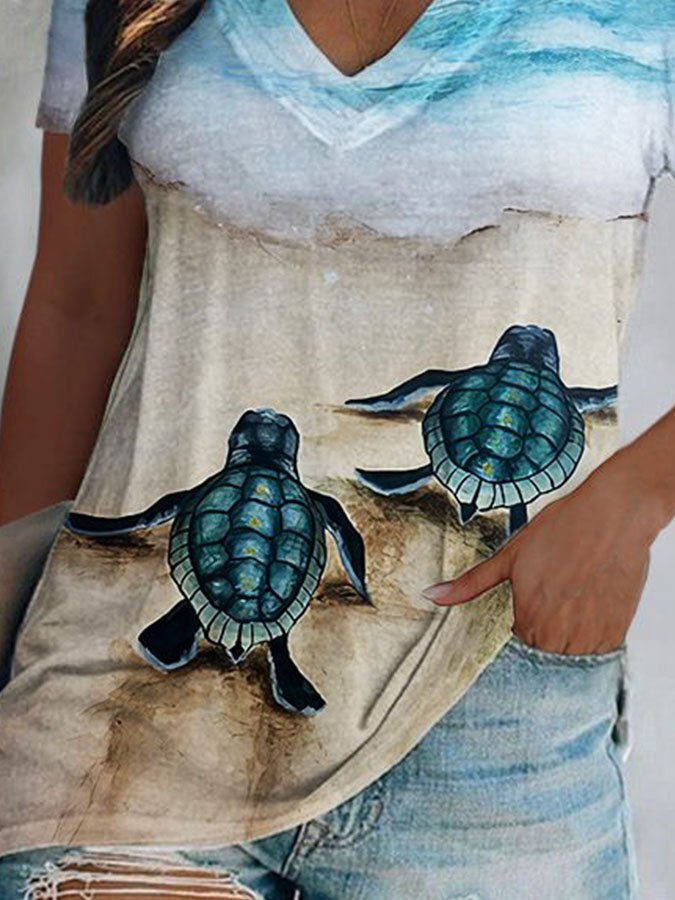 V-Neck Sea Turtle Print T-Shirt