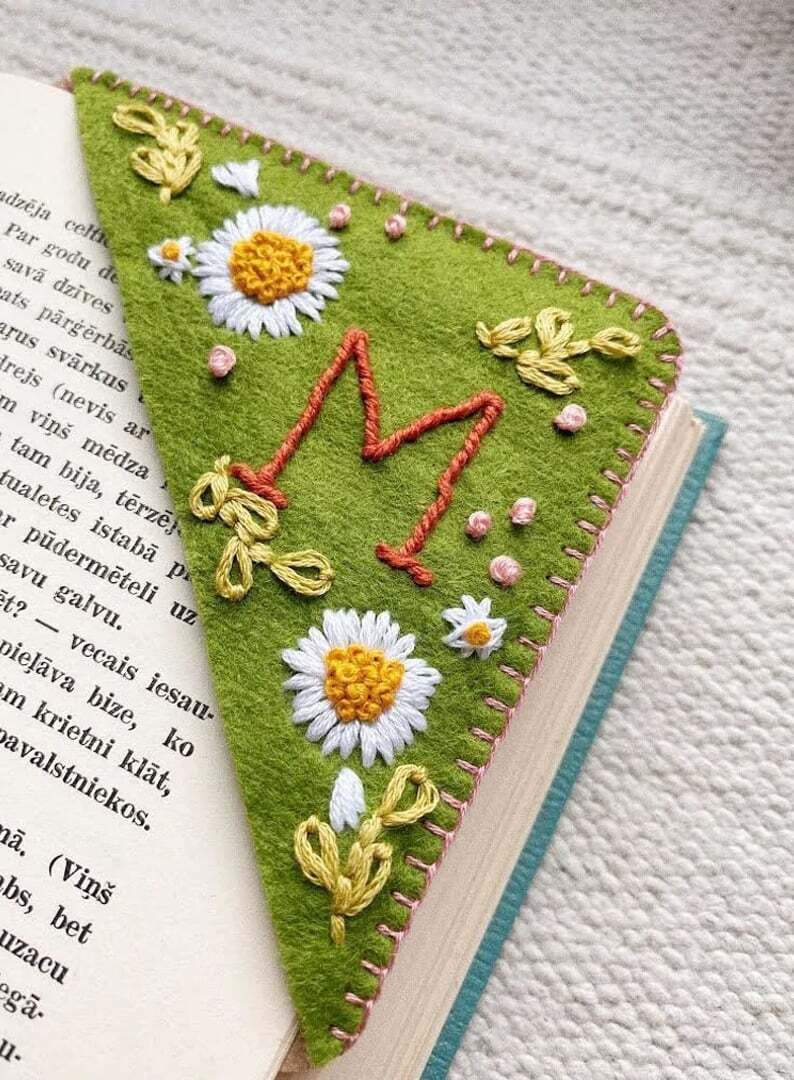 (🎁Early Christmas Sale- 49% OFF🎁)Personalized hand embroidered corner bookmark