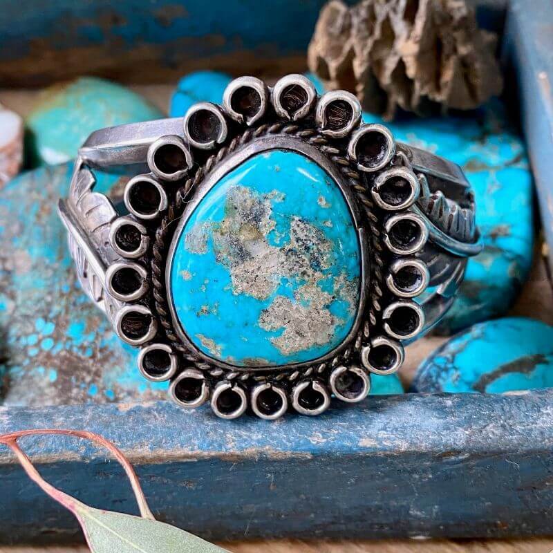 Navajo Turquoise Bracelet with Frilly Design Sterling Silber for a Small Wrist
