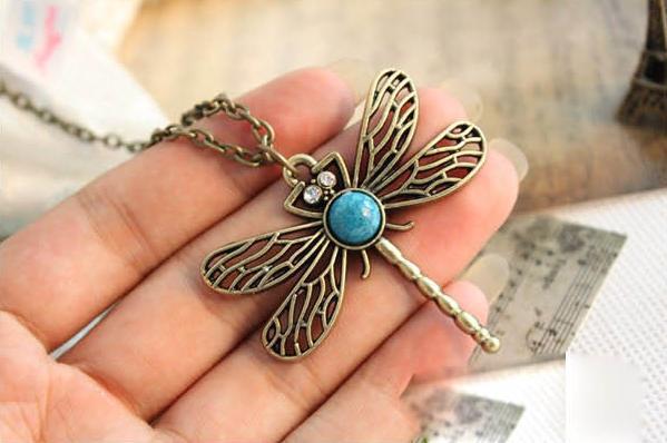 Exquisite Vintage Hollow Dragonfly Necklace