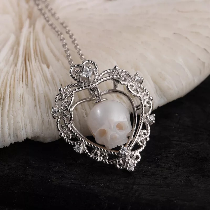 Vintage Gothic Pearl Skull Necklace💀