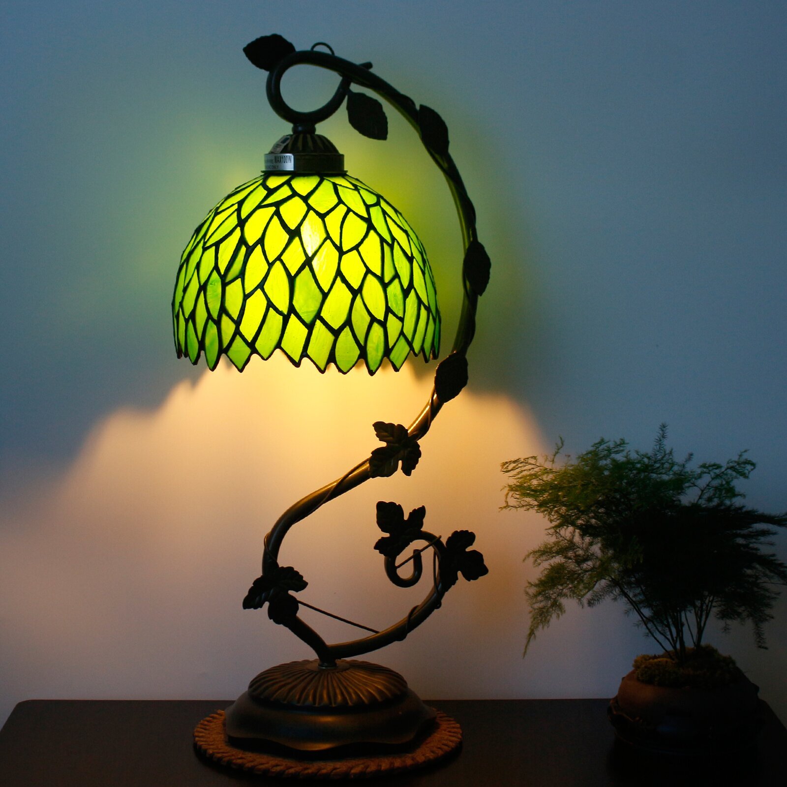 Tiffany Lamp Stained Glass Table Reading Banker Night Light Green Wisteria Style W8H20 Inch S523 World Menagerie LAMPS Living Room Bedroom Office Study Coffee Bar Dresser Bookcase Desk Bedside Crafts Gift