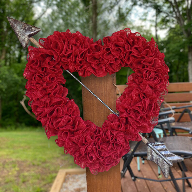 Best Seller 💘💘Large Ruffled Romance Heart Shaped Wreath With Large Arrow💘💘