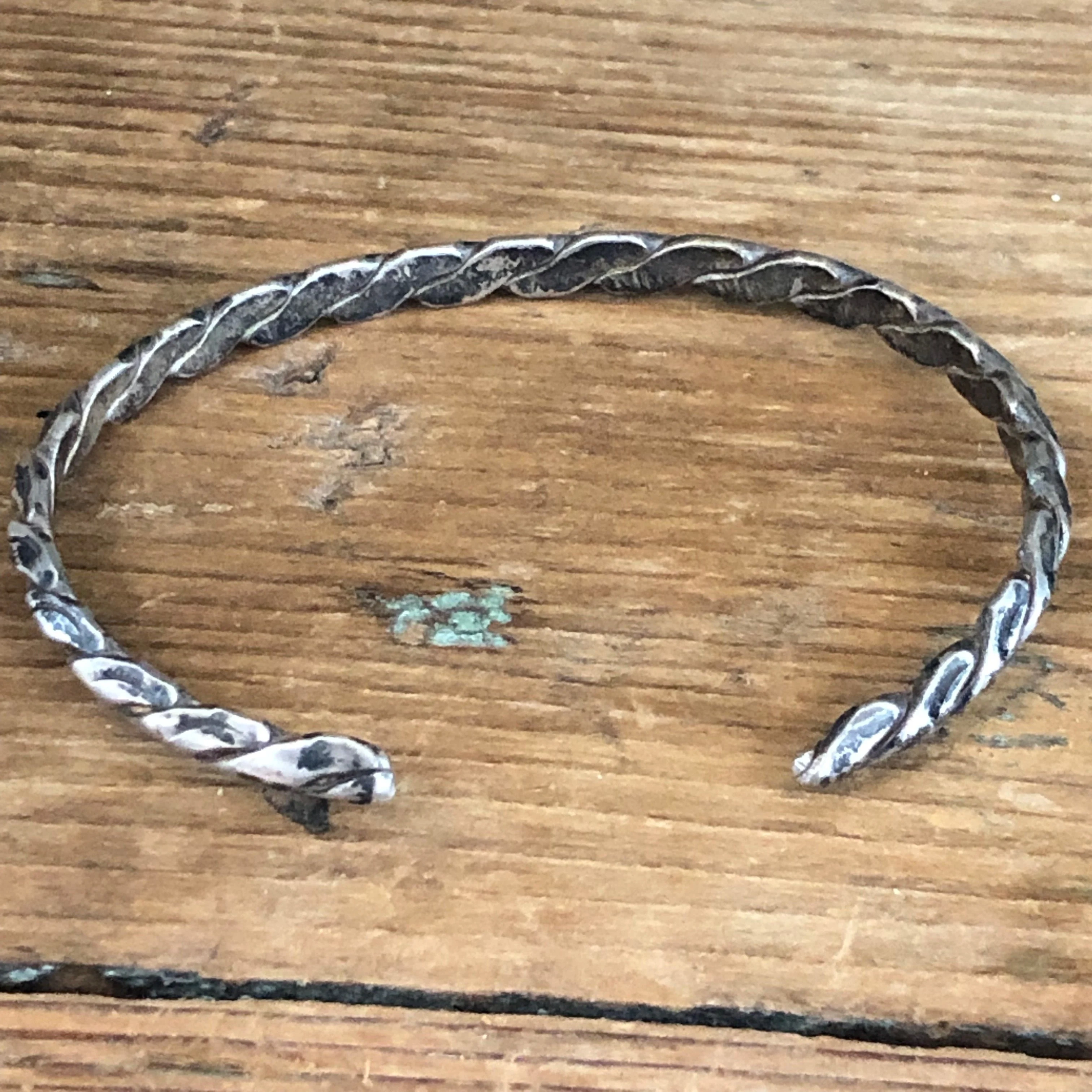 Stamp Decorated Carinated Navajo Cuff Bracelet in Sterling Silver
