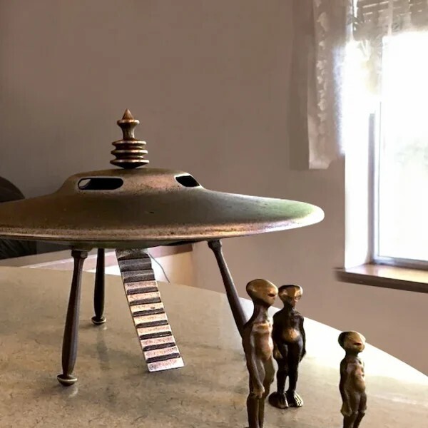 Last day 50% OFF - Flying Saucer and Alien Figures