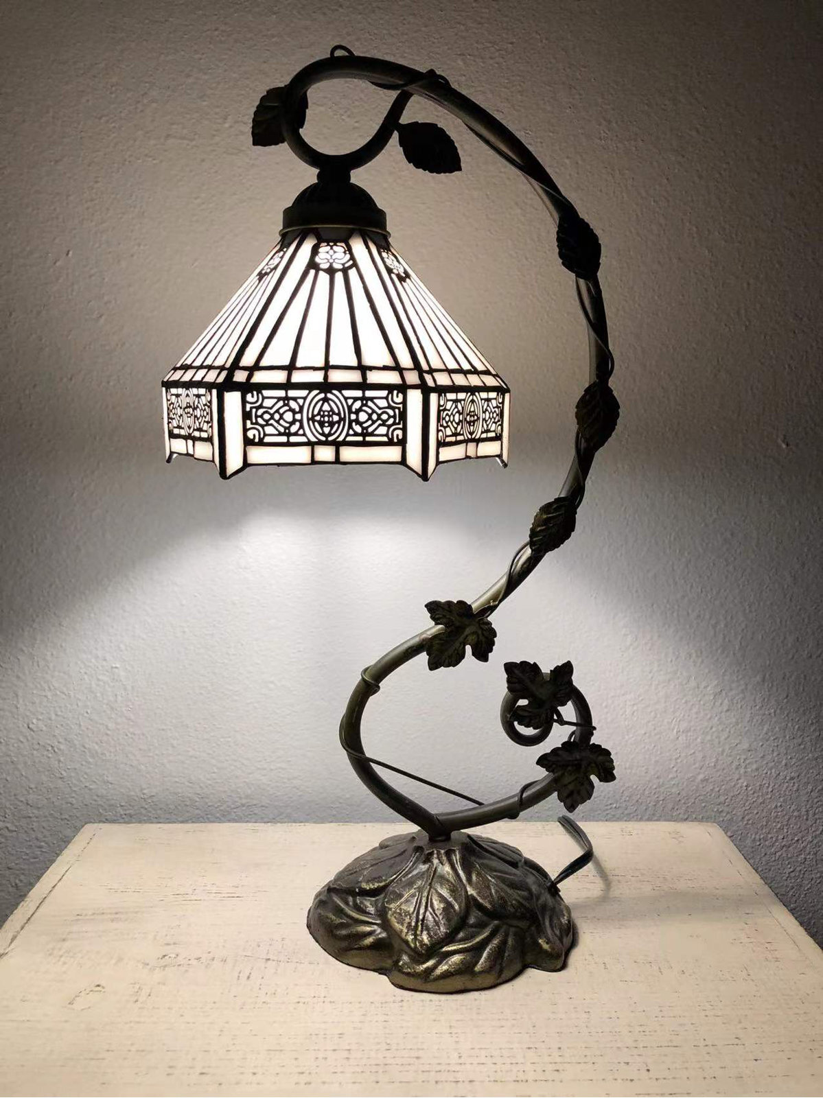 Bloomsbury Market Tiffany Style Table Lamp